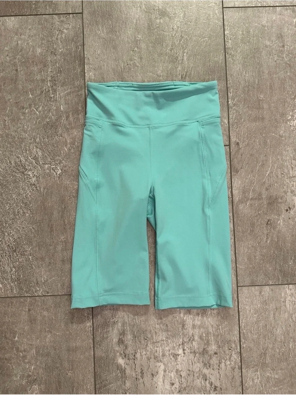 Lululemon Blue On Pace Short 10” Washed Marsh Size 4 NWOT